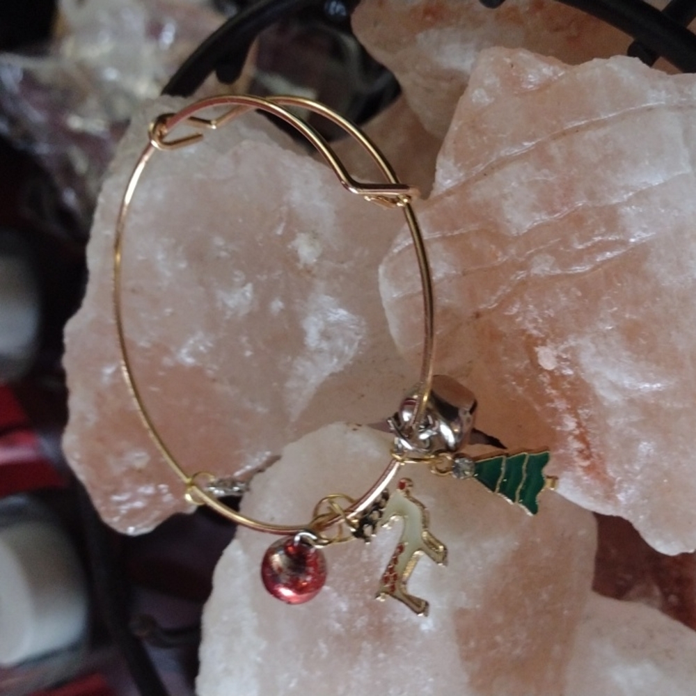 Handmade Christmas snow bracelet with a jingle jingle in heavy cold alloy